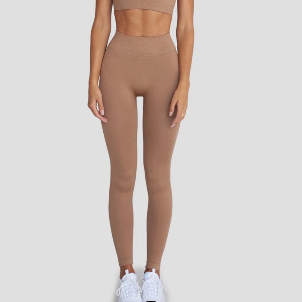 Cropshop Boutique CSB Isabelle Marthers Seamless Leggings in Caramel Size XS